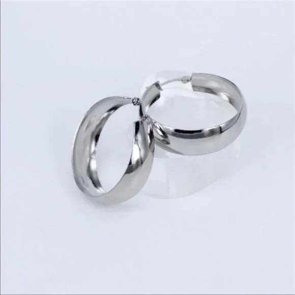 NEW 18K WHITE GOLD 2”ROUND CHUNKY HOOP EARRINGS - Picture 2 of 4